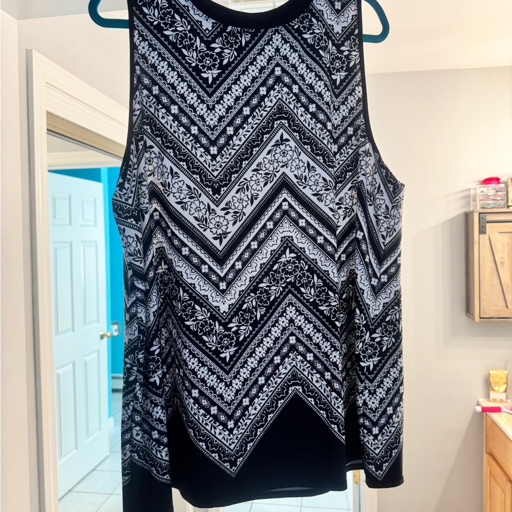 AB Studio Black and White Floral Chevron Tank Top